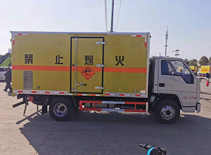 临城爆破器材运输车技术升级与安全合规新趋势